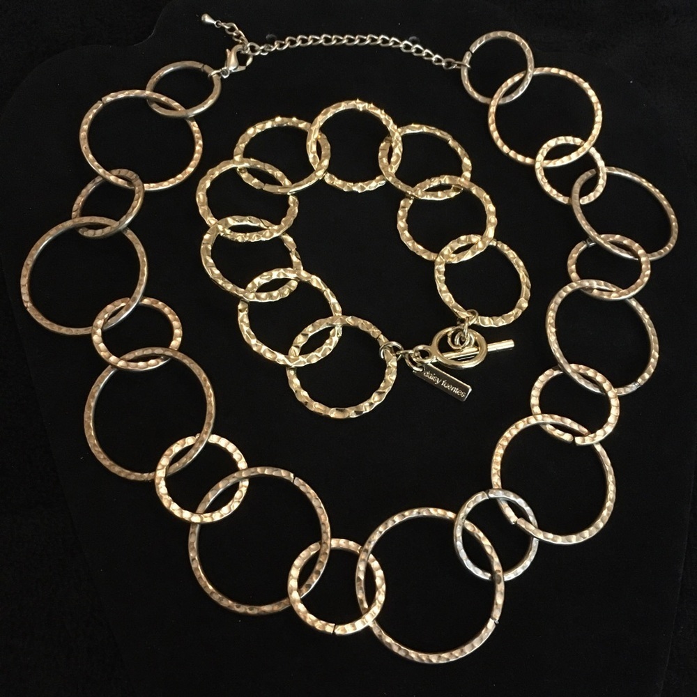 DAISY FUENTES Bracelet and Gold Tone Necklace Set